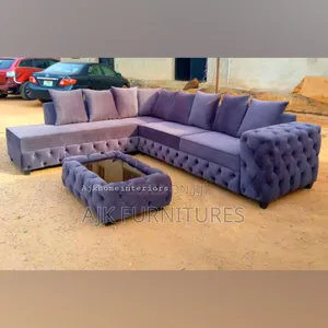 Luxury L-Shaped Chesterfield Sofa With Center Table