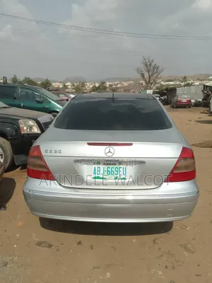 Mercedes-Benz E320 2005