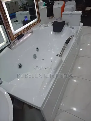 Luxury White Jacuzzi Bathtub With Led Mirror Spa