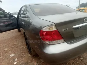 Toyota Camry 2005 Gray