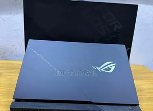 New Laptop Asus ROG Strix SCAR 17 32GB Intel Core i9 SSD 1T