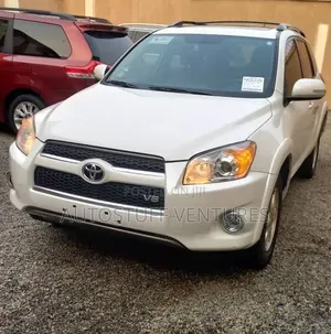 Toyota RAV4 2010 White