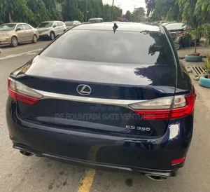 Lexus ES 2016 Blue