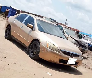 Honda Accord 2005 Gold