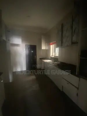 3bdrm Block of Flats in Lekki for rent