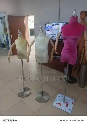 Body Form Mannequin for Clothes Displaying