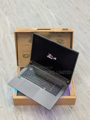 Laptop Asus ROG Strix G18 32GB Intel Core Ultra 9 SSD 2T