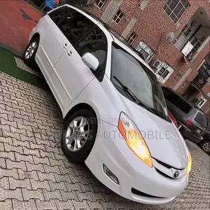 Toyota Sienna XLE Limited AWD 2006 White