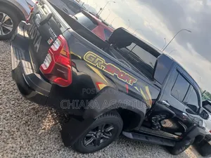 New Toyota Hilux 2025 Black