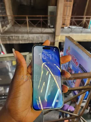 New Apple iPhone 16 128 GB White