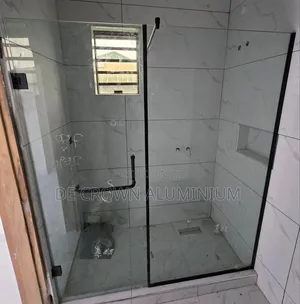 Luxury 10mm Tempered Glass Shower Cubicle – Black Finish