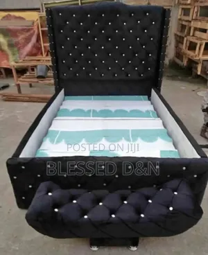 Quality Luxury Black 4andhalf Black Paded Bed Frame