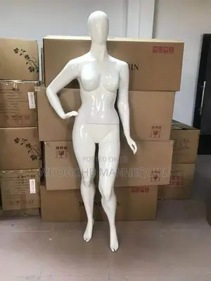 Aisha Full Fibreglass Glossy White Female Mannequin Plus Size 14