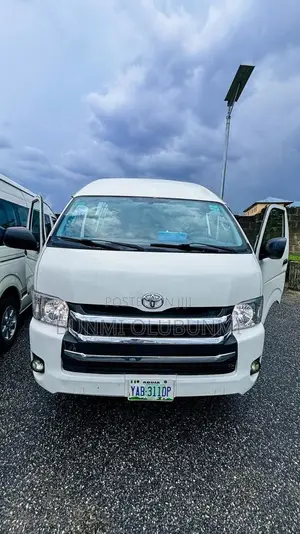 Toyota HiAce 2010 White