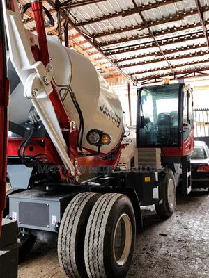 Brand New 7.5 Cubic Nobile Self Loader Concrete Mixer