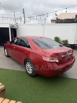 Toyota Camry XLE 4dr Sedan (2.5L 4cyl 6AM) 2010 Red