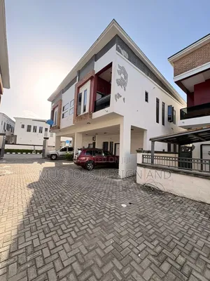 3bdrm Townhouse/Terrace in Lekki Phase 2 for sale