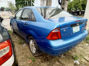 Ford Focus 1.6 Trend Sedan 2007 Blue