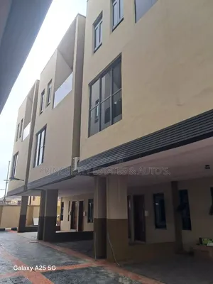 Furnished 3bdrm Duplex in Gra for rent