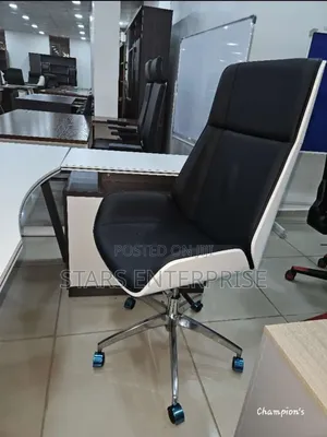 Office Chair / High Swivel Chair