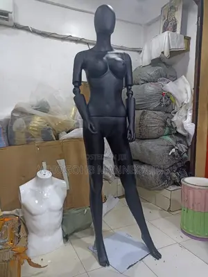 Matte Black Size 8 Female Mannequin With Prosthetic Adjustable Hands