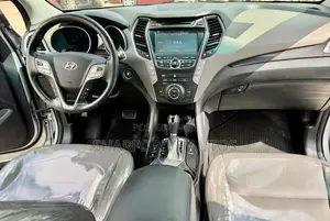 Hyundai Santa Fe Limited 4dr SUV AWD (3.3L 6cyl 6A) 2015 Silver