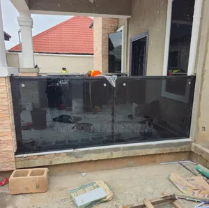 10mm Tempered Black Glass Balcony Hand Railings
