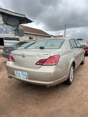 Toyota Avalon Limited 2005 Gold 