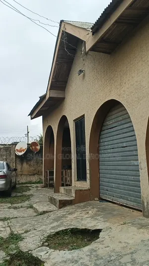 7bdrm Duplex in Akobo for sale