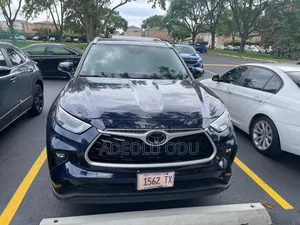 Toyota Highlander 2022 Blue