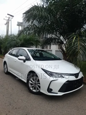 Toyota Corolla 2025 White