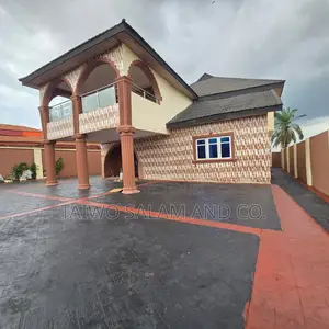 6bdrm Duplex in Hoshen Estate, Alakia for rent