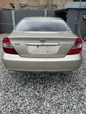 Toyota Camry 2004 Gold