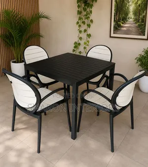 Versatile 4-Seater Outdoor Dining Set
