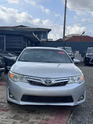 Toyota Camry XLE 4dr Sedan (2.5L 4cyl 6A) 2013 Silver