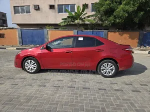Toyota Corolla LE (1.8L 4cyl 2A) 2018 Red