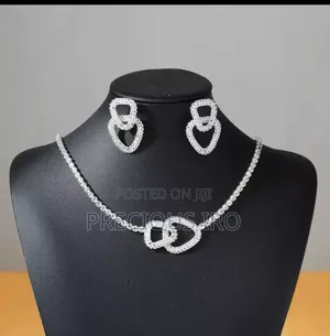 : Elegant Gold Jewelry Set For Women Beautiful Women's Gold Necklac