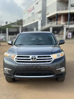 Toyota Highlander 3.5L 4WD 2013 Gray