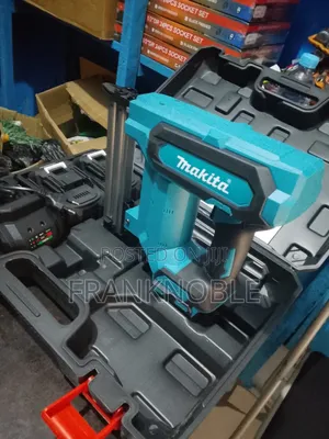 Makita 18v LXT Lithium-Ion Cordless Nailer.