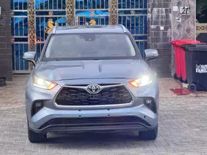 Toyota Highlander Limited FWD 2020 Blue