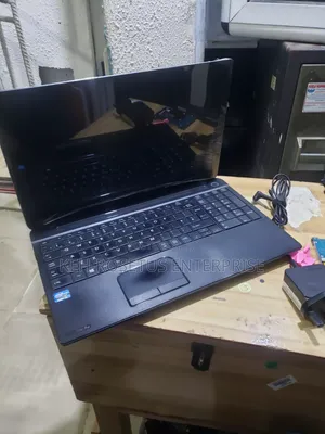 Laptop Toshiba Satellite C50 4GB Intel Core i3 HDD 320GB