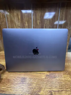 Laptop Apple MacBook Pro 2020 32GB Intel Core i7 SSD 1T