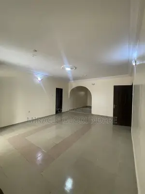 3bdrm Block of Flats in Wuye for rent