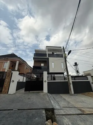 5bdrm Duplex in Magodo Phase 2 for sale