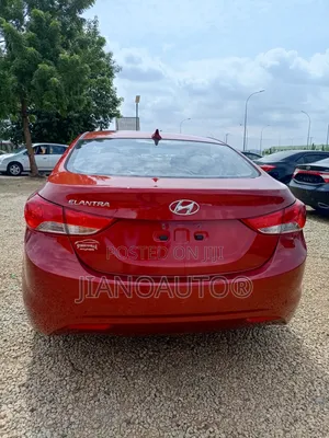 Hyundai Elantra 2013 Red