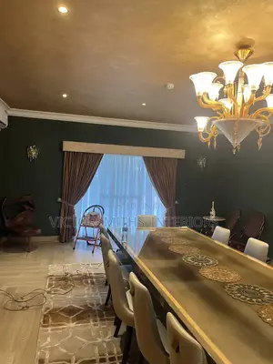 High Quality Curtains With Bold