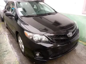 Toyota Corolla 2013 Black