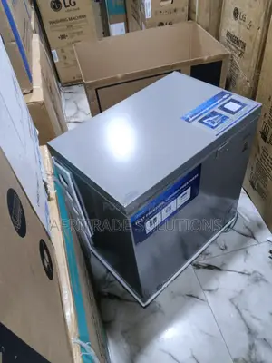 Midea 198l Chest Freezer