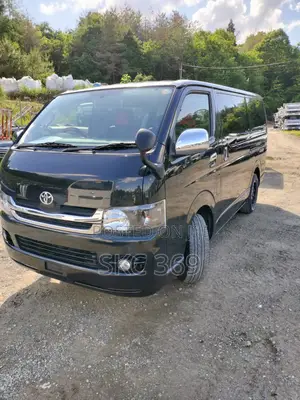 Toyota HiAce 2012 Black