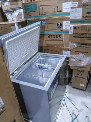 Midea 198l Chest Freezer With Durable Interior